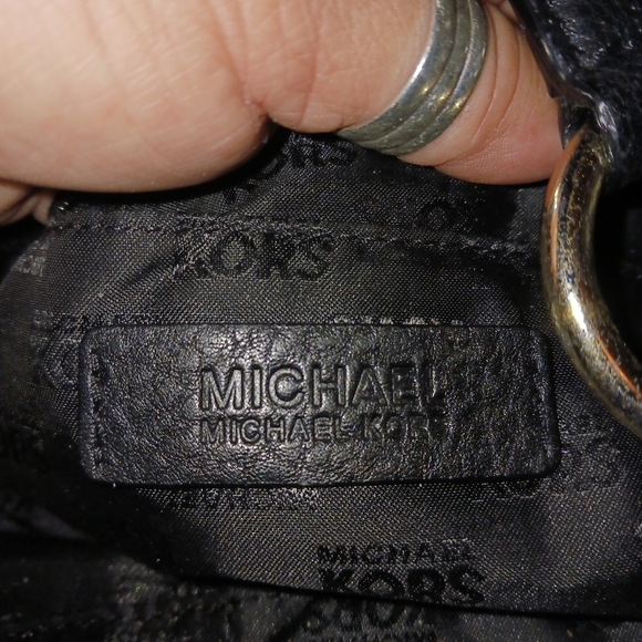 Beautiful ladies Michael Kors purse - Picture 6 of 6